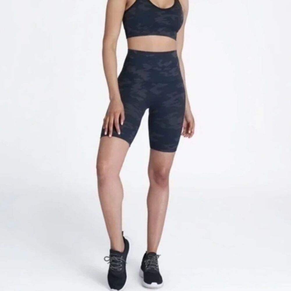 Spanx Look At Me Now black camo seamless shorts